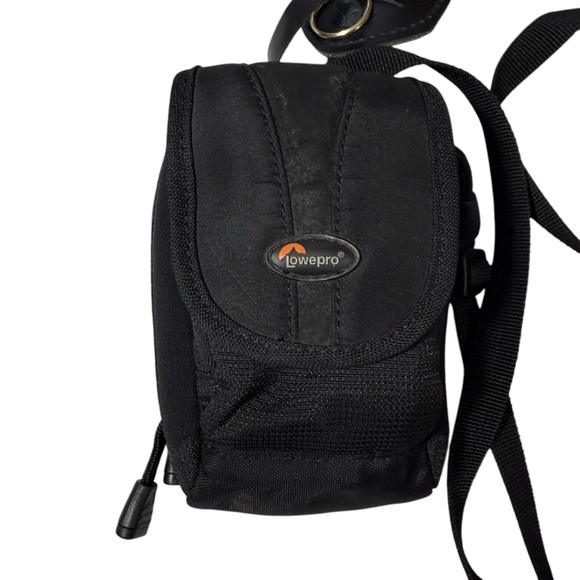 AC2 Lowepro Digital Camera Case Rezo50 Black - Picture 1 of 10
